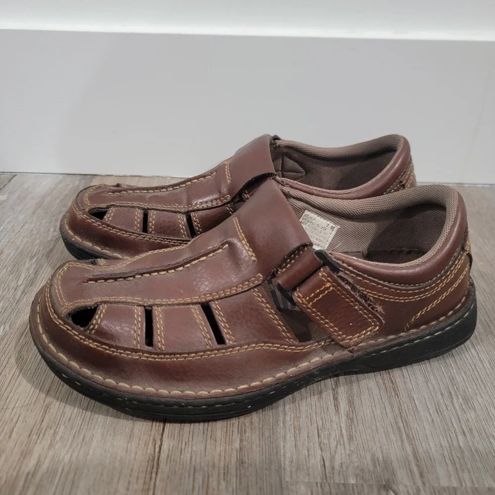Skechers Arch Support Mens Leather Fisherman Coach Sandals Size 7 M Brown Travel